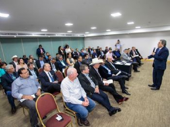 Marquinhos e Eraldo e mais 59 prefeitos anunciam apoio à reeleição de Moka