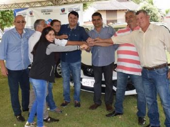 Marquinhos do Dedé entrega 3 veículos para a saúde fortalecendo atendimento em Vicentina