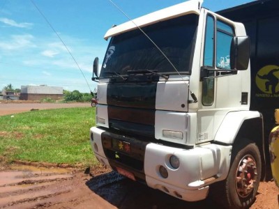 Polícia desconfia da cor de caminhão com placas de Deodápolis e encontra sinais de adulteração