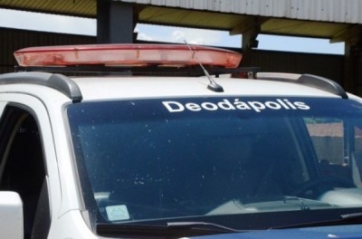 Com faca, homem embriagado ameaça idosa em Deodápolis