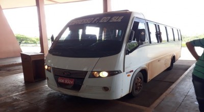 Agepan retém micro-ônibus da linha Fátima do Sul/Dourados por más condições