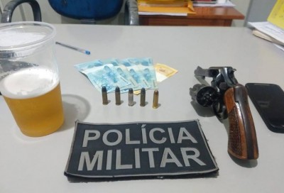 PM de Deodápolis prende homem por porte ilegal de arma de fogo, embriaguez ao volante e sem CNH