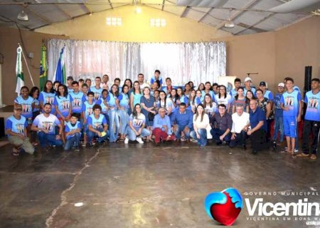 Prefeito Marquinhos prestigia lançamento do Projeto Protagonismo Jovem em Vicentina