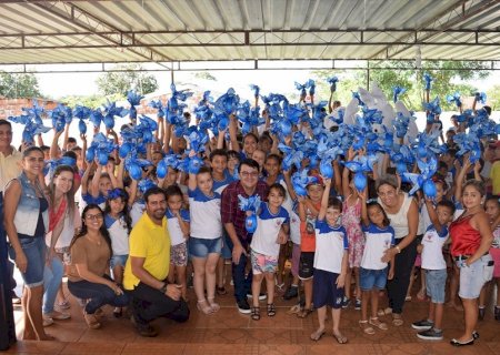 Prefeitura de Vicentina distribui mais de 800 ovos da páscoa a alunos da REME e programas sociais; Veja as fotos