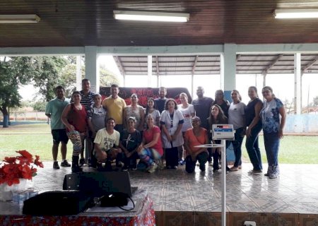 Professora de Educação Física realiza ação pelo “Dia Mundial da Atividade Física” na Escola Estadual Padre José Daniel