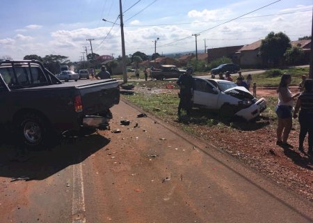 Moradores em Fátima do Sul e Nova Andradina se envolvem em grave acidente em Vicentina