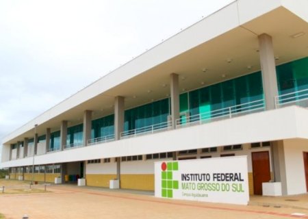 IFMS recebe inscrições para seleção de professores com salários de até R$ 6,2 mil