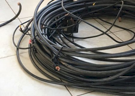 Idoso denuncia furto de fios elétricos de sítio em Glória de Dourados