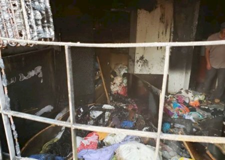 Carregador de celular na tomada pode ter causado incêndio em Deodápolis