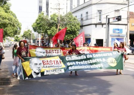Professores continuam paralisação e 2° dia de greve será marcado por manifestações em MS