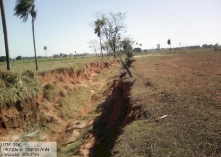 Erosão de 1,5 quilômetro faz governo decretar emergência em Deodápolis