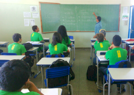 Mudança em decreto agiliza convocação de substituto para professores com atestado