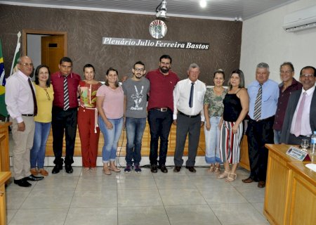 Câmara aprova aumento salarial de professores e projeto para beneficiar idosos em Vicentina