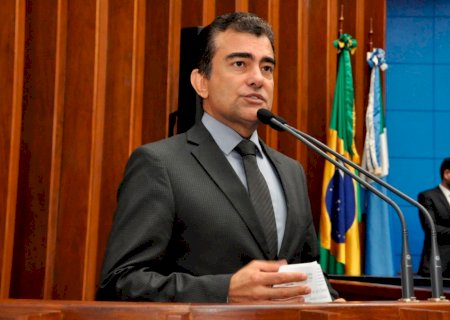Marçal pede que secretarias de educação garantam material impresso aos alunos