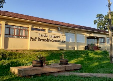 Escola Bernadete Santos Leite faz chamada pública para merenda escolar em JATEÍ