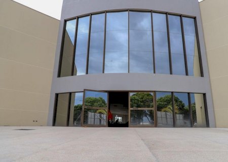 Com apoio de Marçal, Nova Andradina inaugura Centro de Convenções