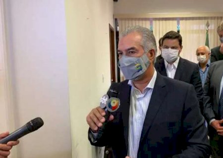 Reinaldo descarta volta &agrave;s aulas e defende isolamento para superar pico da covid