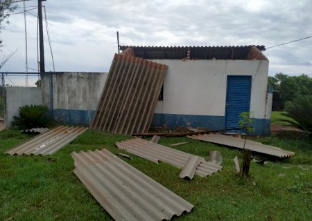 Vendaval destrói casas em Vila Rica e escritório de granja na Linha do Carajá