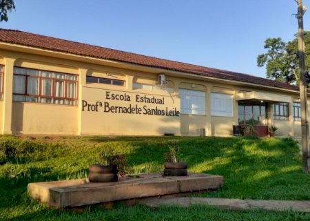 Escola Bernadete Santos Leite faz chamada pública para merenda escolar em JATEÍ