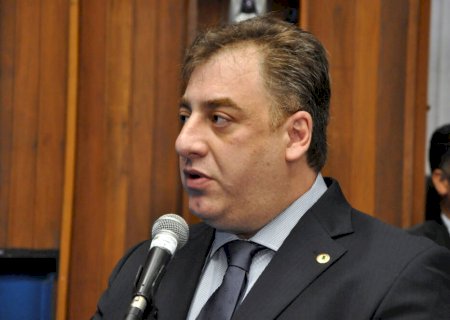 Deputado Neno Razuk solicita esclarecimentos sobre reforma de escola em Bodoquena