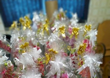 Mães do Projeto Conviver de Vicentina recebem lembranças; Veja as fotos