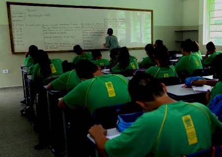 Quantidade de alunos nas salas da Rede Estadual dependerá da bandeira de cada cidade no Prosseguir