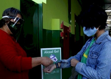 Na volta às aulas, pais depositam confiança em dias melhores e ensino de qualidade