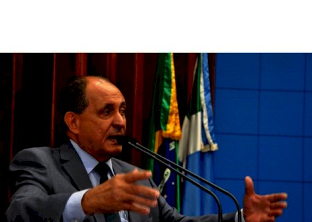 Zé Teixeira apresenta indicação pedindo obras em Escola de Angélica