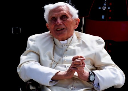 Papa Bento XVI sabia de padres que abusaram de crianças, acusa investigação