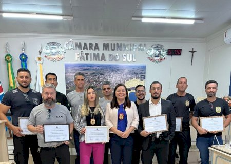 Policiais civis de Fátima do Sul e SIG de Dourados recebem Moção de Congratulação