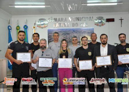 Confira as fotos da entrega de Moção de Congratulação aos policiais civis de Fátima do Sul e SIG de Dourados