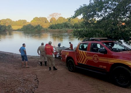 AGORA: Bombeiros de Fátima do Sul iniciam buscas para encontrar homem que despareceu no rio Dourados