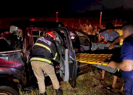 Três pessoas ficam feridas após capotamento entre Ivinhema e Naviraí na MS-141
