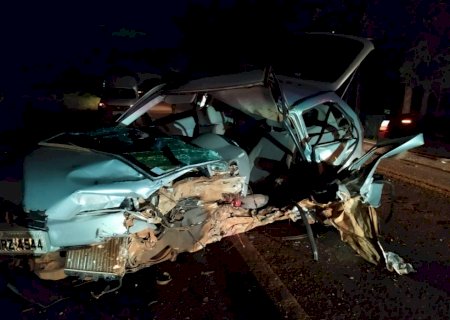 Batida frontal deixa 5 feridos na BR-376 em Vicentina