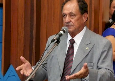 Zé Teixeira solicita substituição de rede de esgoto em conjunto habitacional de Jateí