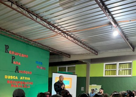Polícia civil de Vicentina ministra palestra na Escola Emannuel Pinheiro em Vila Rica