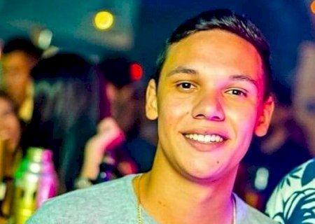 Jovem morre em acidente e passageiro de caminhonete fica gravemente ferido, em Dois Irmãos do Buriti