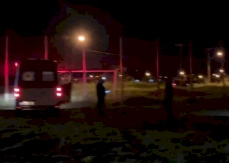 Atirador em motocicleta executa dois homens em praça de Sidrolândia