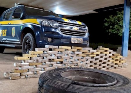 Polícia apreende 107 quilos de cocaína no interior de pneus estepes em Água Clara