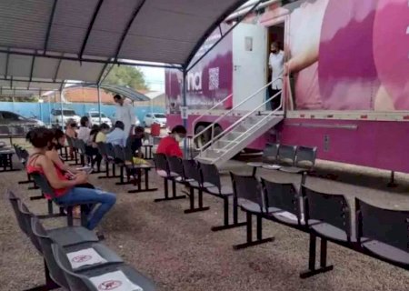 De graça, Carreta da Mamografia realiza exame em mulheres na rodoviária de Campo Grande