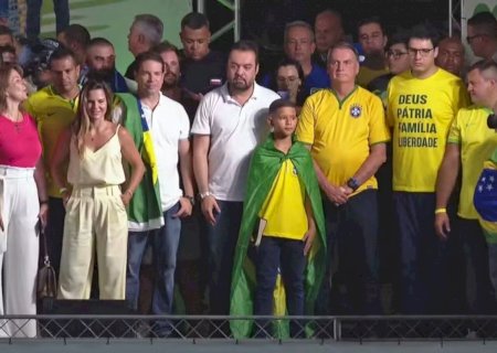 Bolsonaro fala em perseguição e diz não ter 'medo' de julgamento