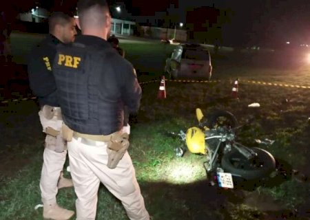 Motociclista morre ser arremessado em acidente com carreta em São Gabriel do Oeste>