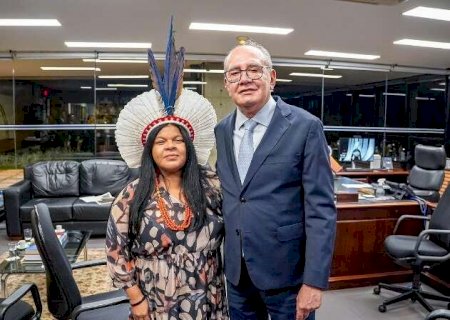 Guajajara e Gilmar Mendes far&atilde;o a entrega da Terra Ind&iacute;gena &Ntilde;ande Ru Marangatu