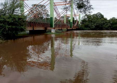 Jovem sofre graves ferimentos ao pular da ponte do Rio Dourados, em Fátima do Sul>