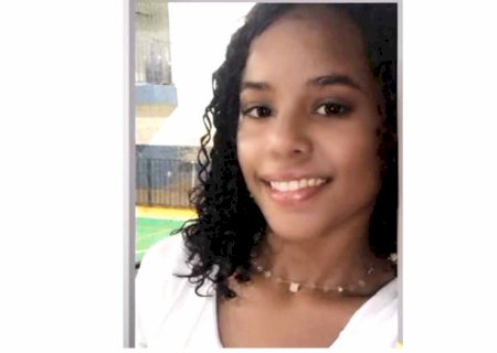 Jateí se despede com tristeza da jovem Emilly, filha da Renata