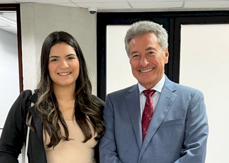 Vereadora Laura Medeiros solicita ao deputado Roberto Hashioka reforma da EE Prof. Joaquim Alfredo Soares Vianna de Jateí