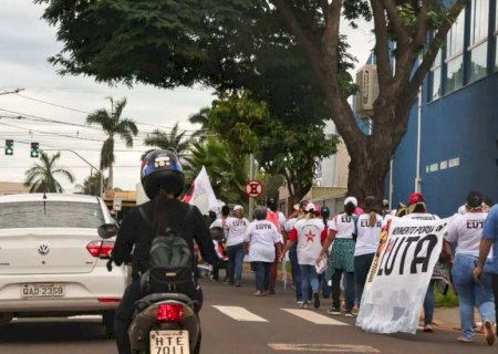 Manifestantes de Campo Grande pedem reforma agrária e fecham duas rodovias de MS