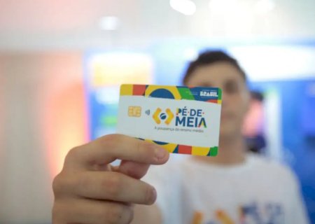 Estudantes nascidos em setembro e outubro recebem parcela do Pé-de-Meia nesta terça