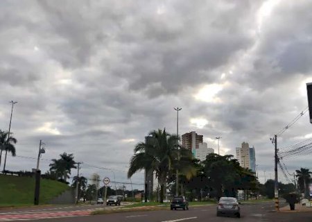 S&aacute;bado amanhece com c&eacute;u nublado e previs&atilde;o &eacute; de mais chuva em MS