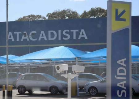Defendida diante de mão de obra escassa, contratação por hora é questionada